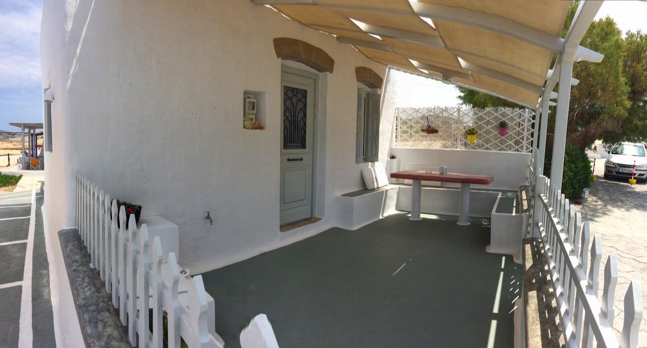 Traditional House By The Sea Mandrakia Exterior photo